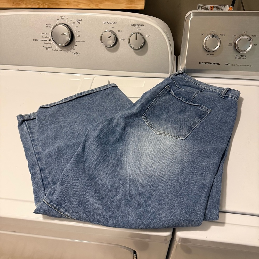 Medium wash barrel jeans